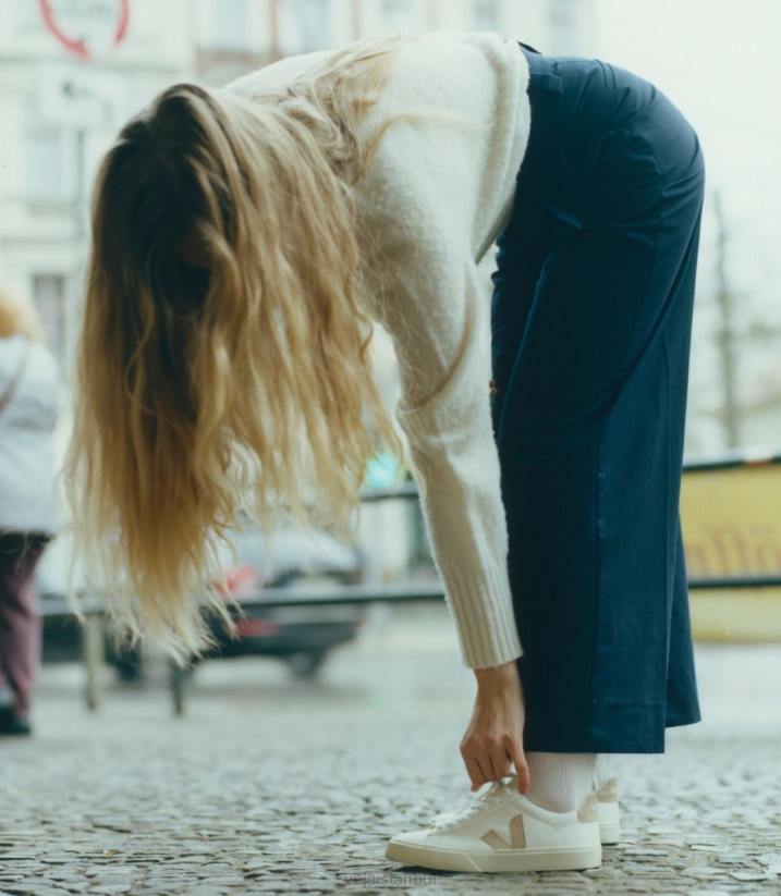 40N623Veja campo kromsuz deri beyaz badem