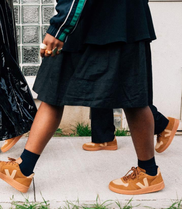 40N661Veja v-10 süet deve çölü