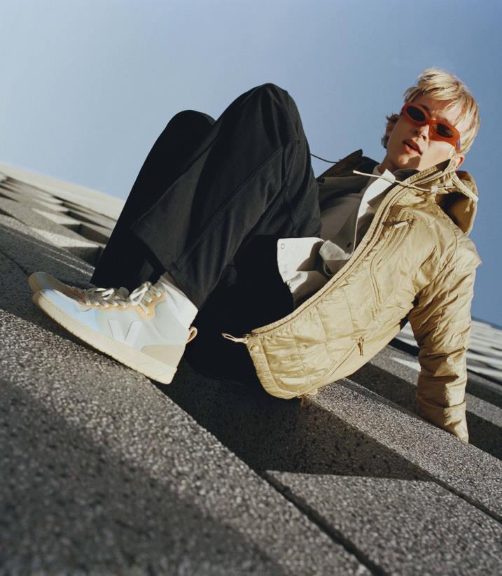 40N682Veja v-15 süet yeşim beyaz multico